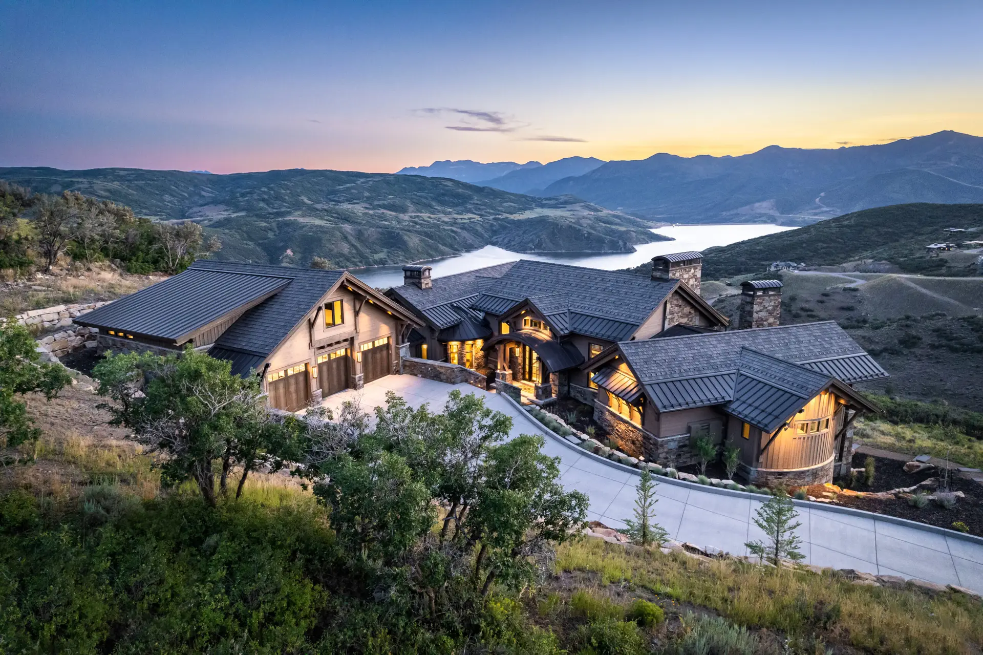 Tuhaye - Mountaintop Luxury front exterior view.